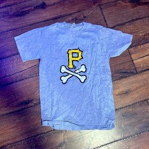 Pittsburgh Pirates tee shirt
